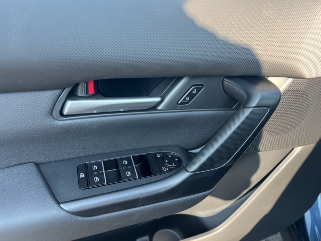 2025 Mazda CX-50 2.5 S Preferred Package Image 26 of 35