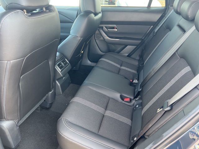 2025 Mazda CX-50 2.5 S Preferred Package Image 17 of 35