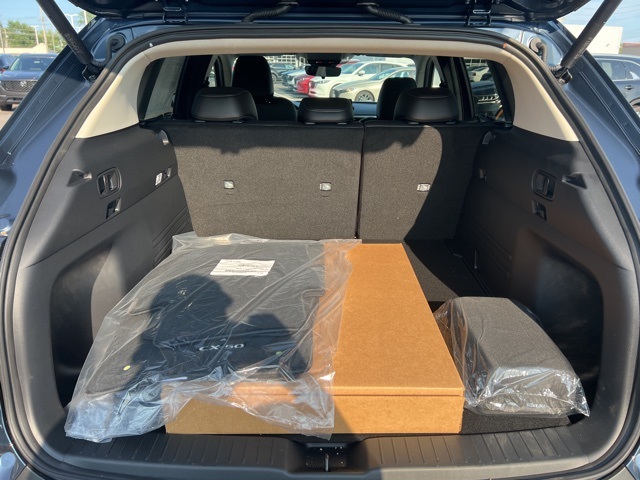 2025 Mazda CX-50 2.5 S Preferred Package Image 16 of 35
