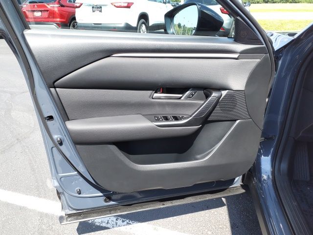 Vehicle image 15 of 22