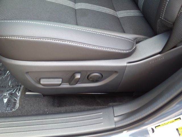 Vehicle image 20 of 22