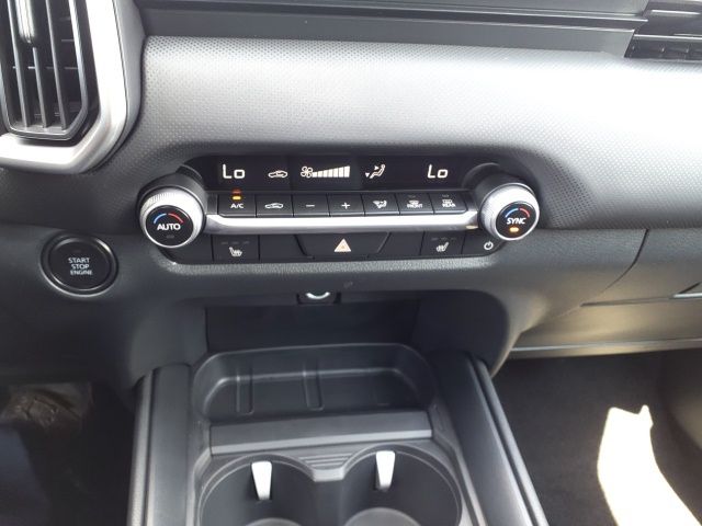 Vehicle image 19 of 22