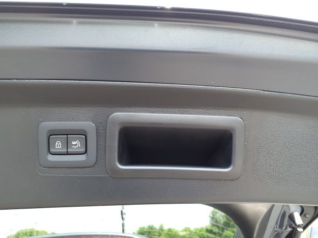 Vehicle image 17 of 22