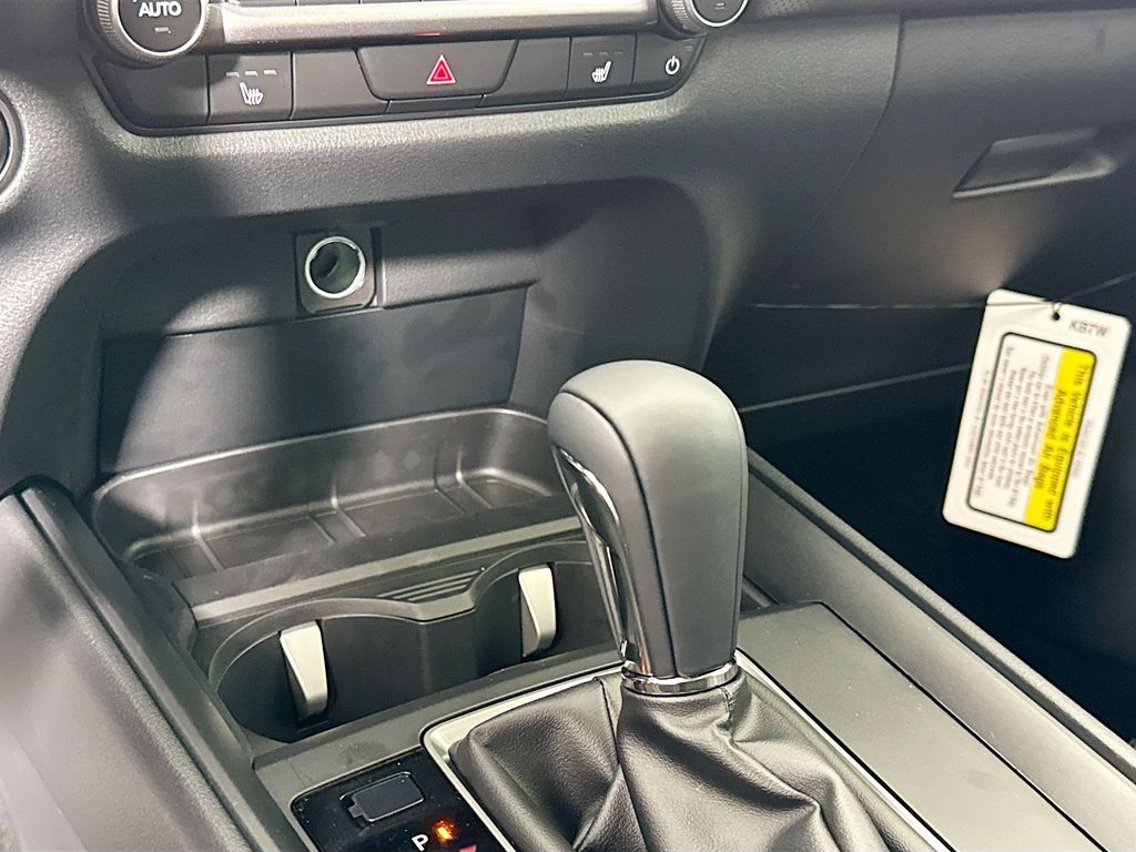 Vehicle image 17 of 32