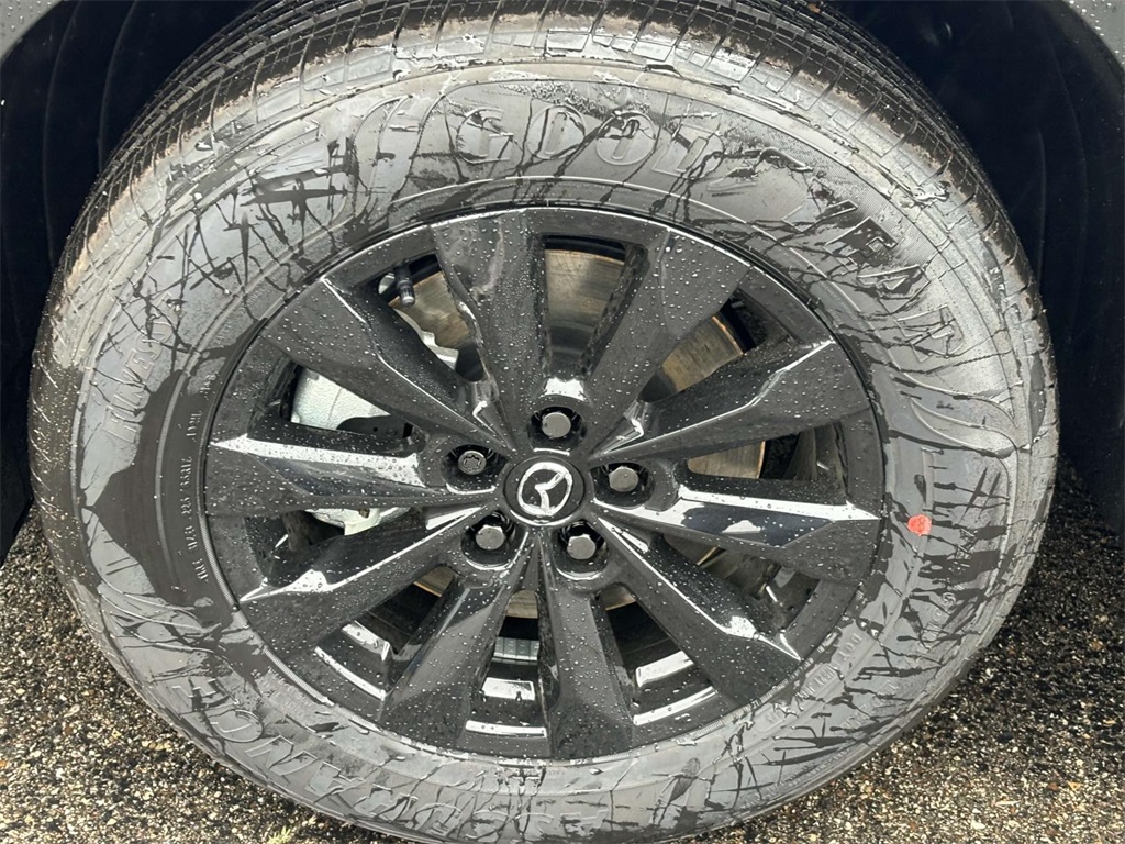 Vehicle image 7 of 32