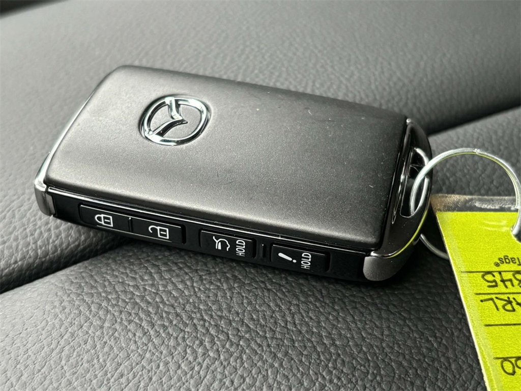 Vehicle image 24 of 32