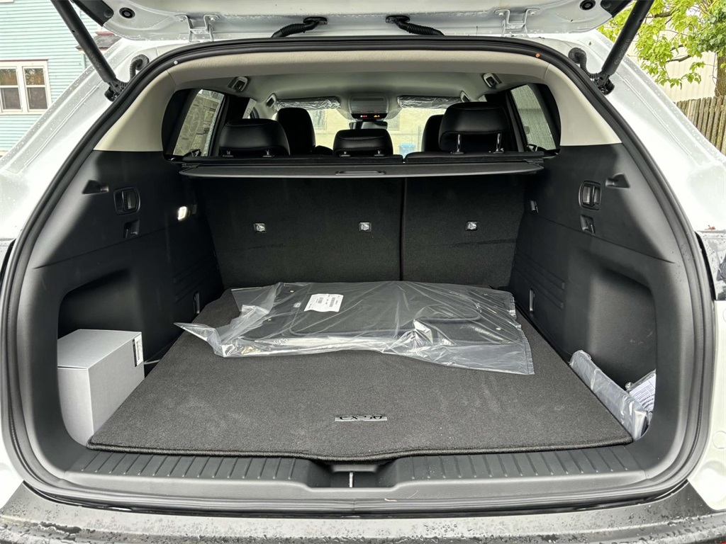 Vehicle image 30 of 32
