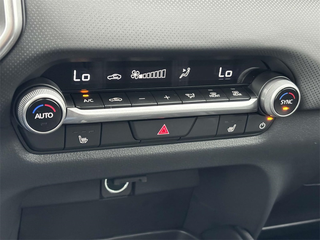 Vehicle image 20 of 32