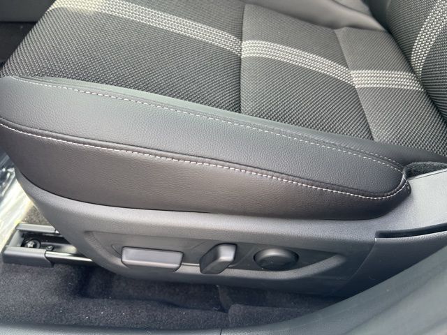 2025 Mazda CX-50 2.5 S Preferred Package Image 41 of 45