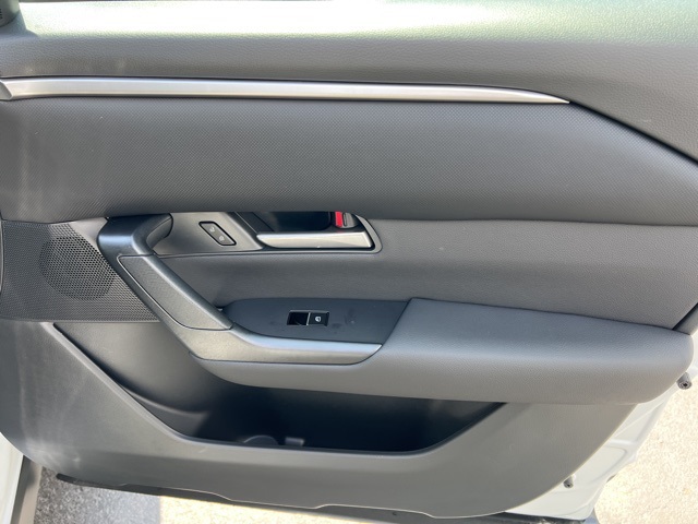 2025 Mazda CX-50 2.5 S Preferred Package Image 28 of 37