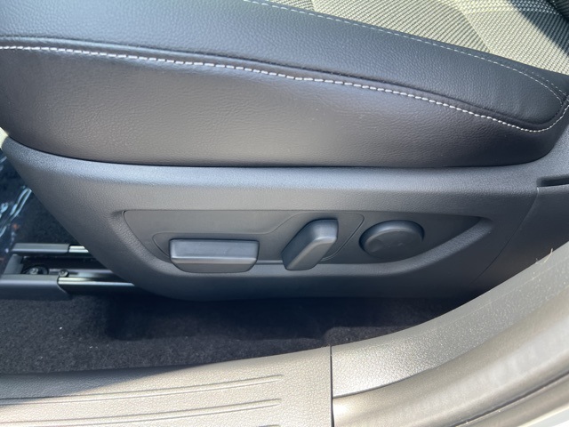 2025 Mazda CX-50 2.5 S Preferred Package Image 36 of 37