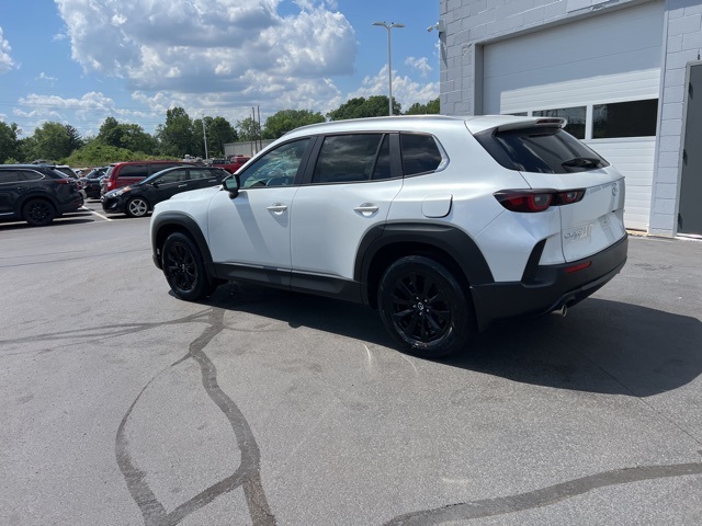 2025 Mazda CX-50 2.5 S Preferred Package Image 16 of 37