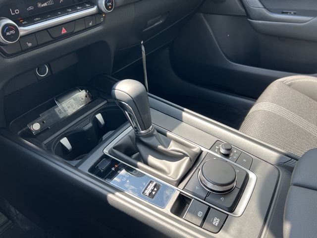 2025 Mazda CX-50 2.5 S Preferred Package Image 25 of 37
