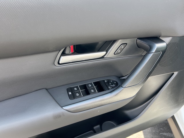 2025 Mazda CX-50 2.5 S Preferred Package Image 27 of 37