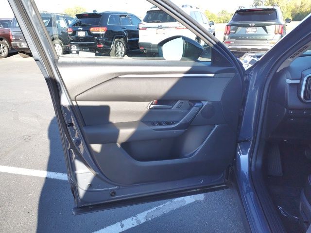 2025 Mazda CX-50 2.5 S Preferred Package Image 32 of 60