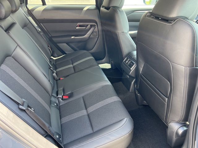 2025 Mazda CX-50 2.5 S Preferred Package Image 26 of 60