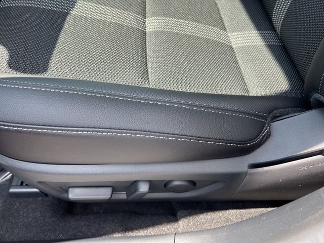 2025 Mazda CX-50 2.5 S Preferred Package Image 54 of 60