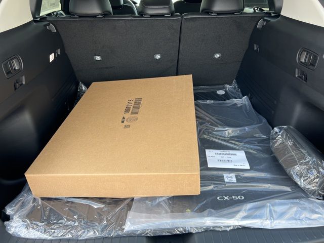2025 Mazda CX-50 2.5 S Preferred Package Image 25 of 60
