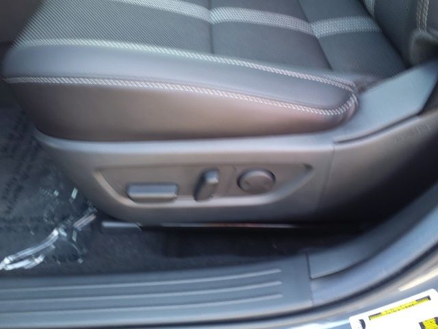 2025 Mazda CX-50 2.5 S Preferred Package Image 57 of 60