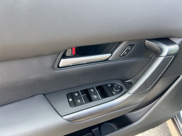 2025 Mazda CX-50 2.5 S Preferred Package Image 47 of 60