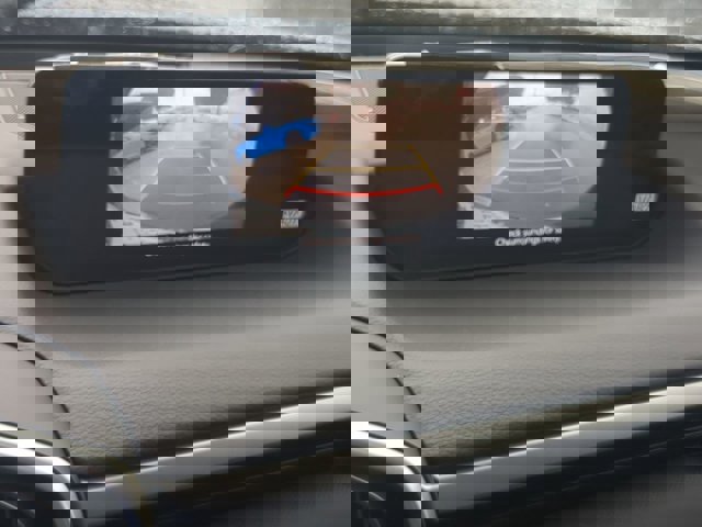 Vehicle image 18 of 27
