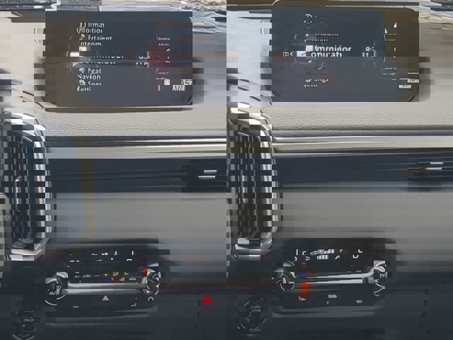 Vehicle image 17 of 27