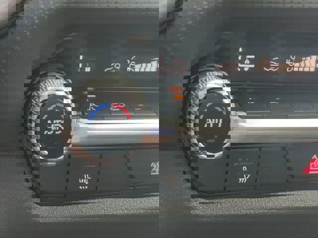 Vehicle image 25 of 27