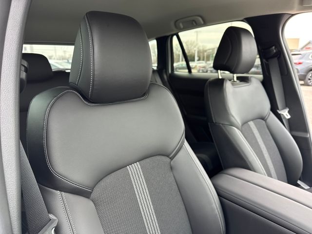 2025 Mazda CX-50 2.5 S Preferred Package Image 12 of 25