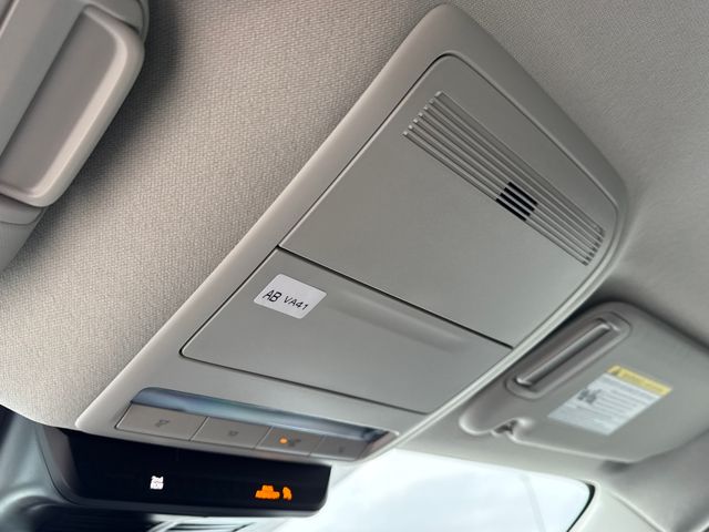 2025 Mazda CX-50 2.5 S Preferred Package Image 22 of 25