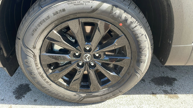 Vehicle image 12 of 40