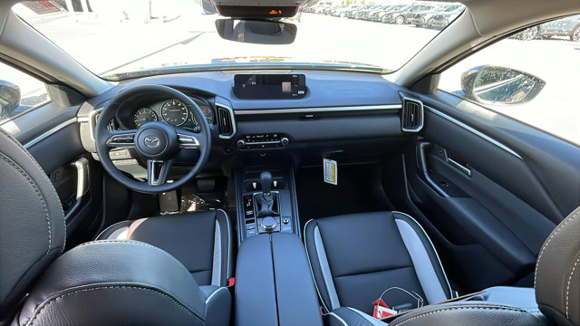 Vehicle image 32 of 40