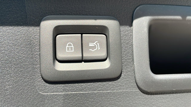 Vehicle image 39 of 40