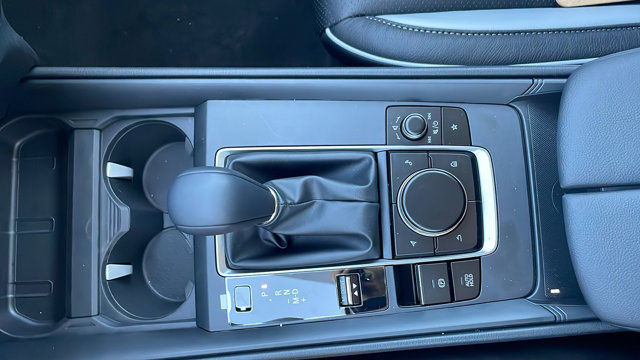 Vehicle image 18 of 40