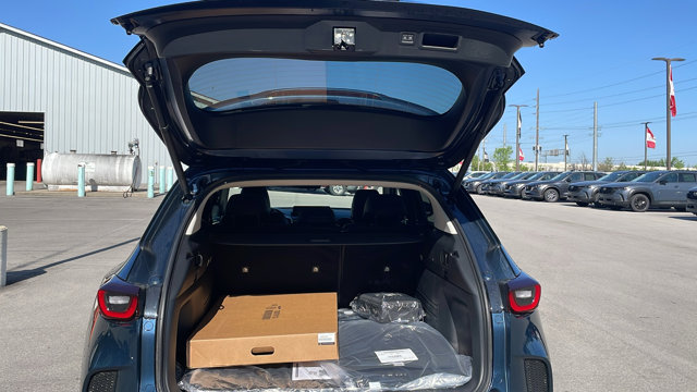 Vehicle image 38 of 40