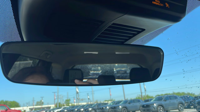 Vehicle image 14 of 40