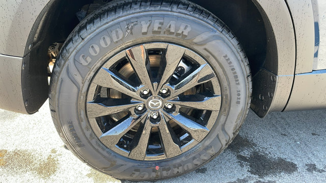 Vehicle image 10 of 40