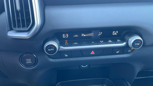 Vehicle image 17 of 40