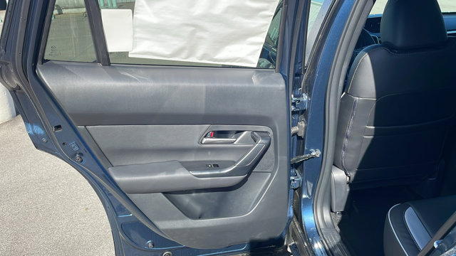 Vehicle image 36 of 40