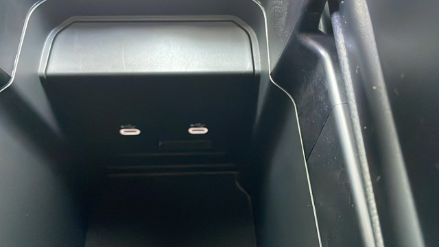 Vehicle image 36 of 38