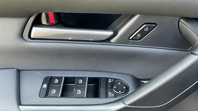 Vehicle image 35 of 38