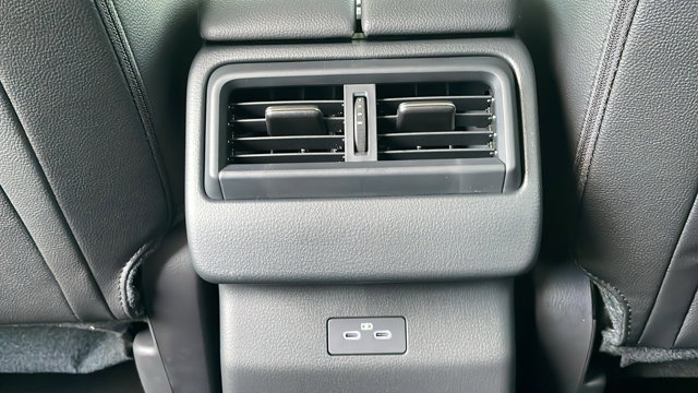 Vehicle image 24 of 38