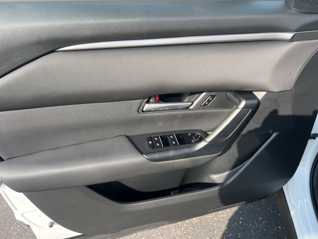 2025 Mazda CX-50 2.5 S Preferred Package Image 28 of 39