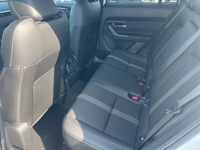 2025 Mazda CX-50 2.5 S Preferred Package Image 21 of 39