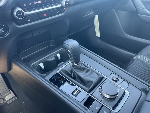 2025 Mazda CX-50 2.5 S Preferred Package Image 27 of 39