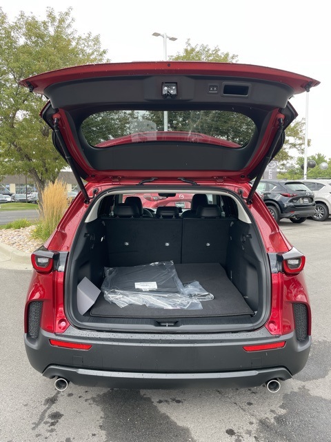 2025 Mazda CX-50 2.5 S Preferred Package Image 9 of 13