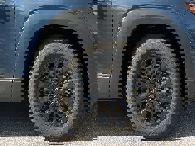Vehicle image 10 of 27