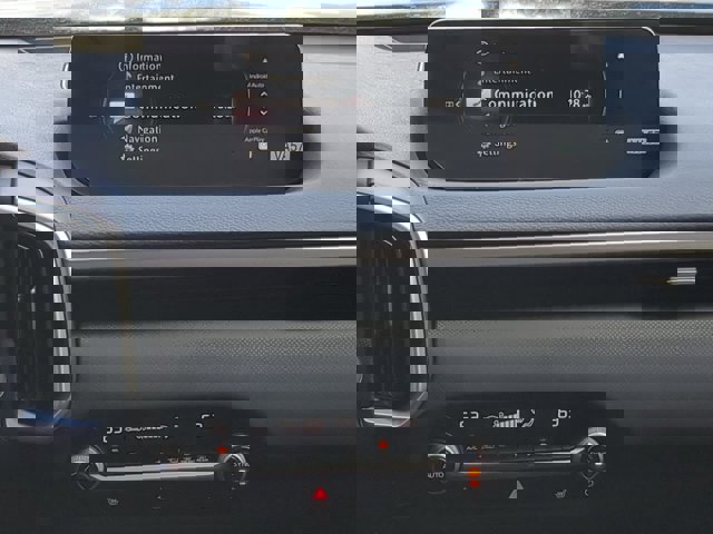 Vehicle image 16 of 27
