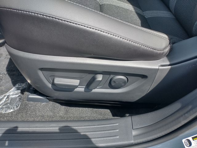 Vehicle image 12 of 22