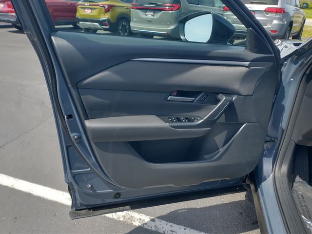 Vehicle image 11 of 22