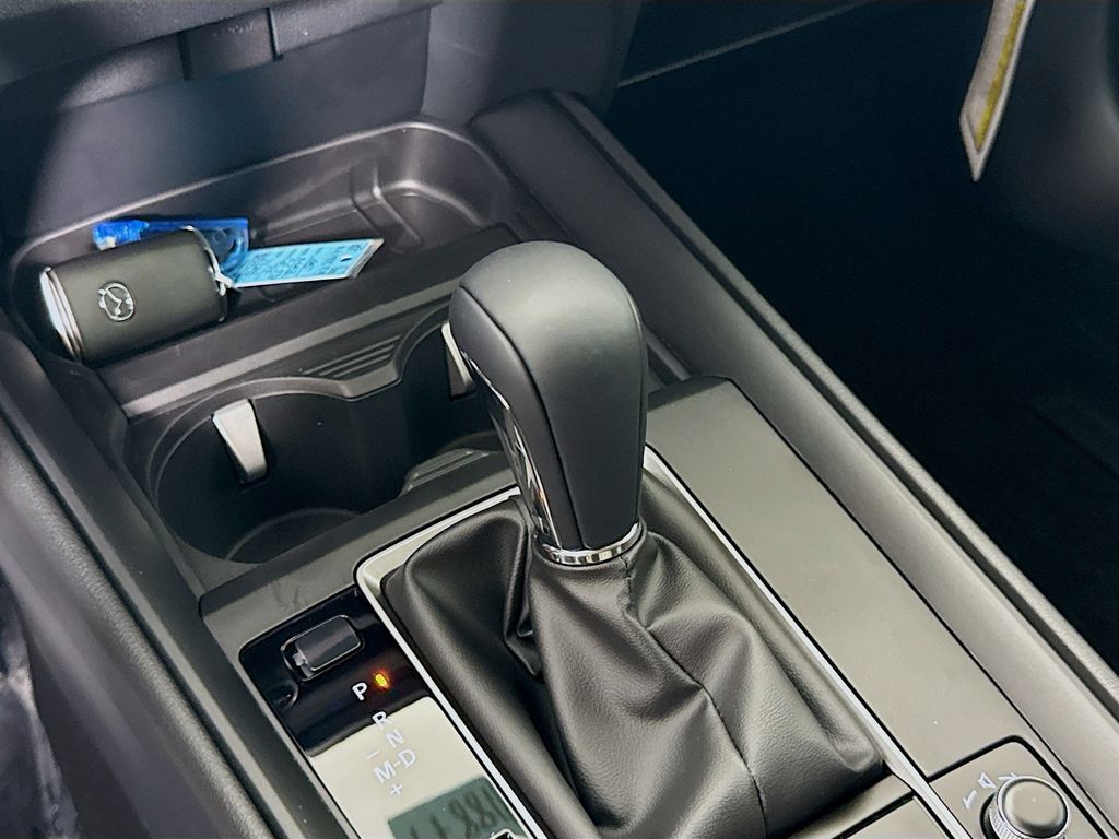 Vehicle image 17 of 32